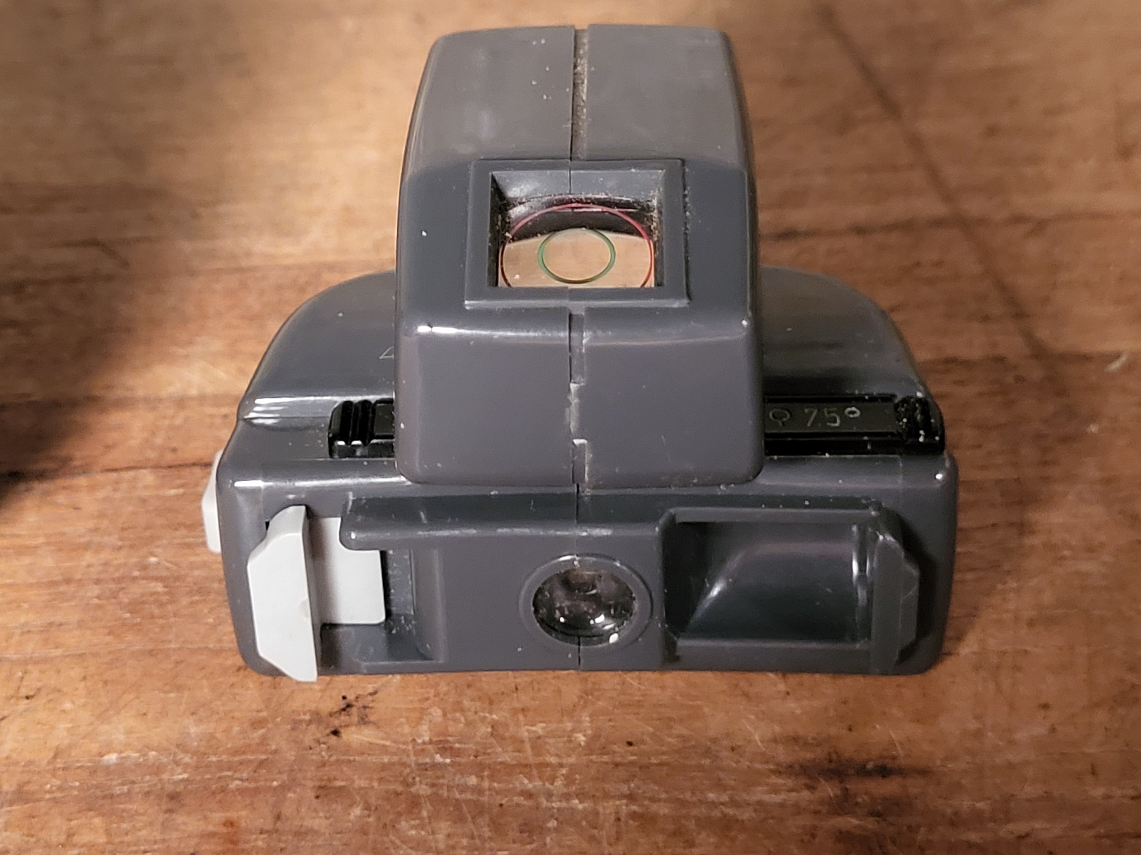 Watameter accessoire-afstandsmeter met leren etui.