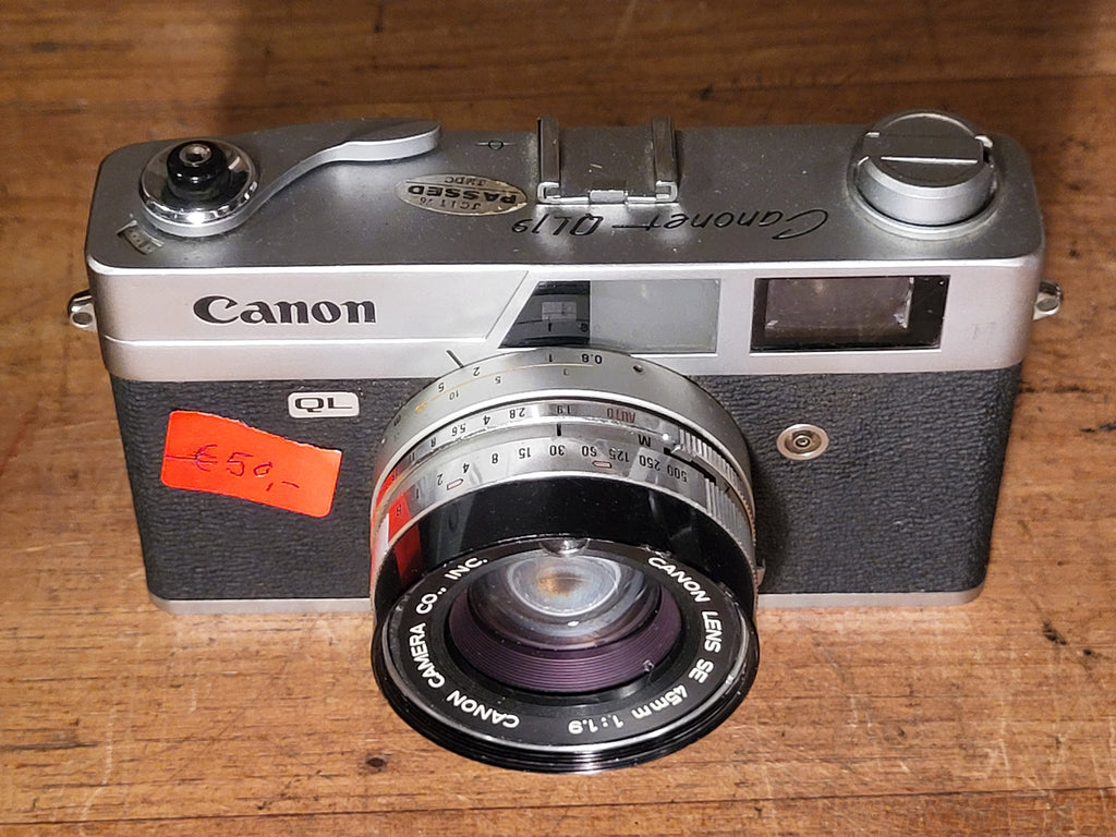 Canon Canonet QL19 rangefinder camera 45mm f/1.9