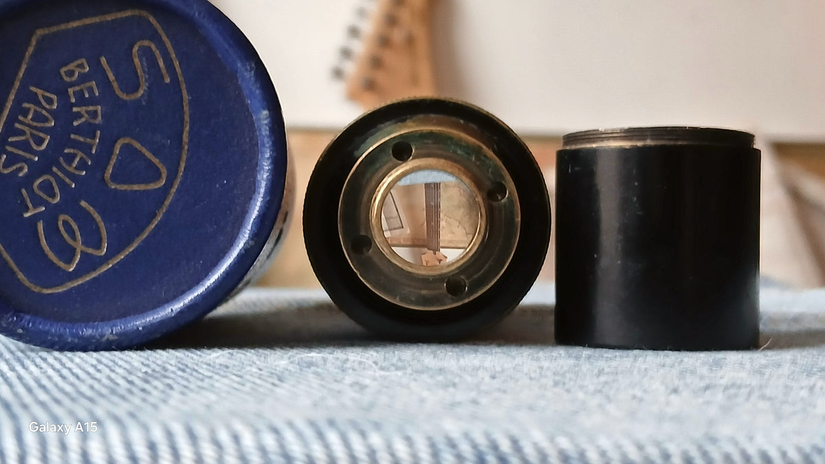 SOM Berthiot Cinor B 35mm f/1.9 met originele blauwe koker en zonnekap – foto 4 van 4