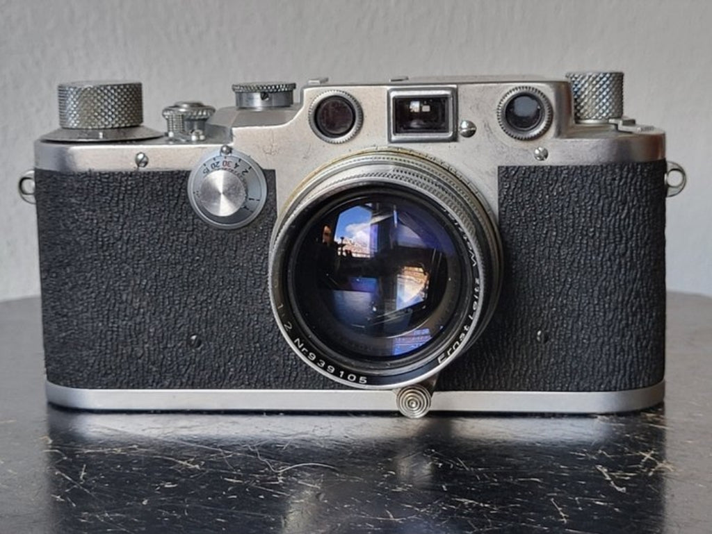 Leica IIIc 35mm Rangefinder Camera met Leitz Summitar 5cm f/2 Lens – vintage analoge camera bij De Majum Rotterdam