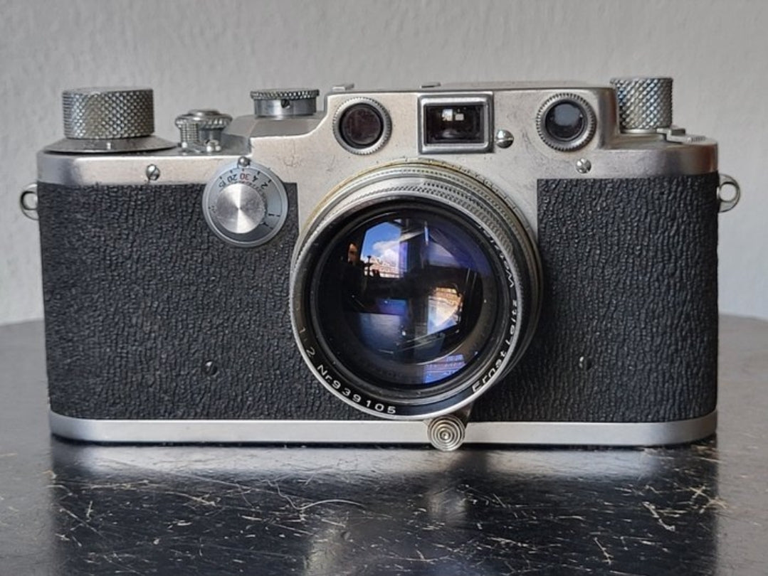Leica IIIc 35mm Rangefinder Camera met Leitz Summitar 5cm f/2 Lens – vintage analoge camera bij De Majum Rotterdam