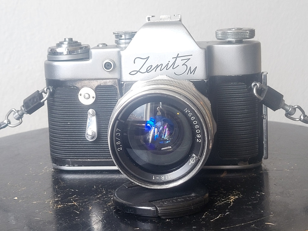 Zenit-3M 35mm SLR Camera met MIR-1 Grand Prix Brussels 2.8/37mm lens – M39 vatting