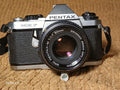 Compacte Pentax ME F analoge spiegelreflexcamera met de lichtsterke SMC Pentax-M 1.7/50mm