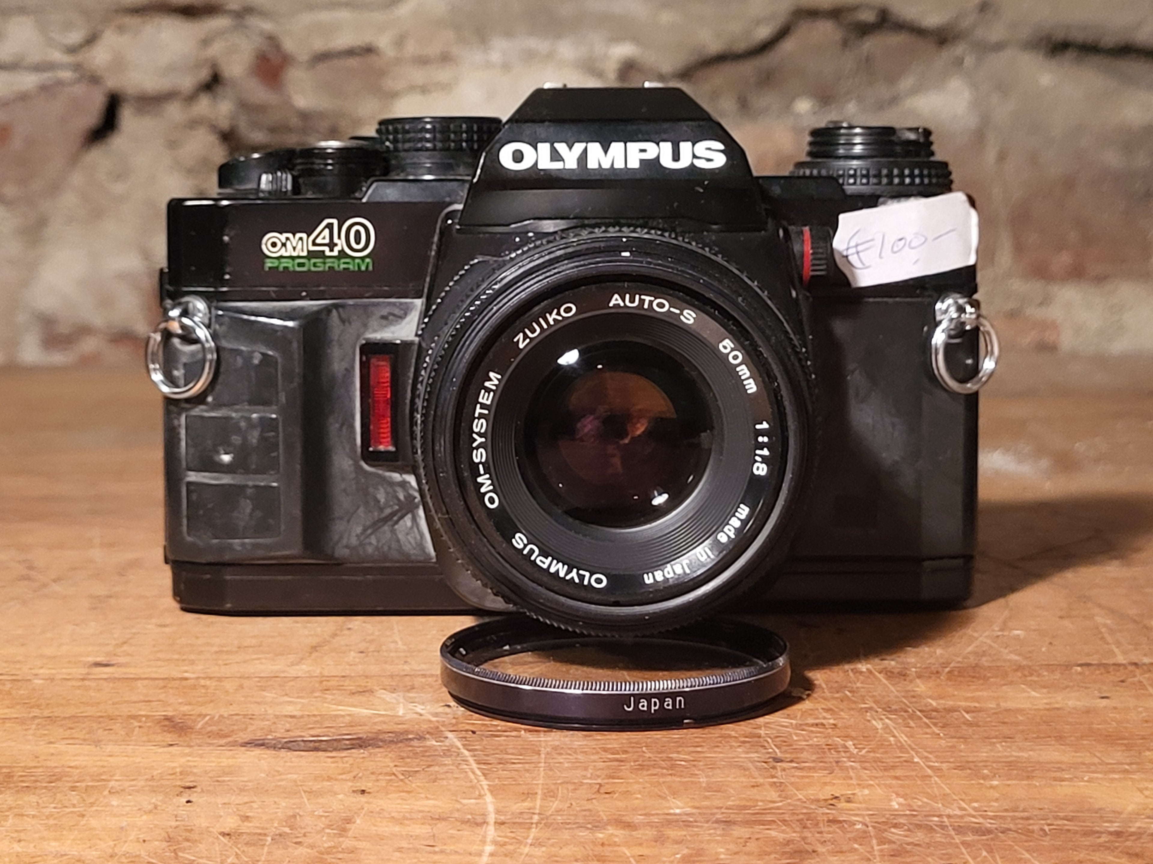 Olympus OM-40 Program analoge camera met Zuiko 50mm f/1.8 – vintage analoge camera bij De Majum Rotterdam