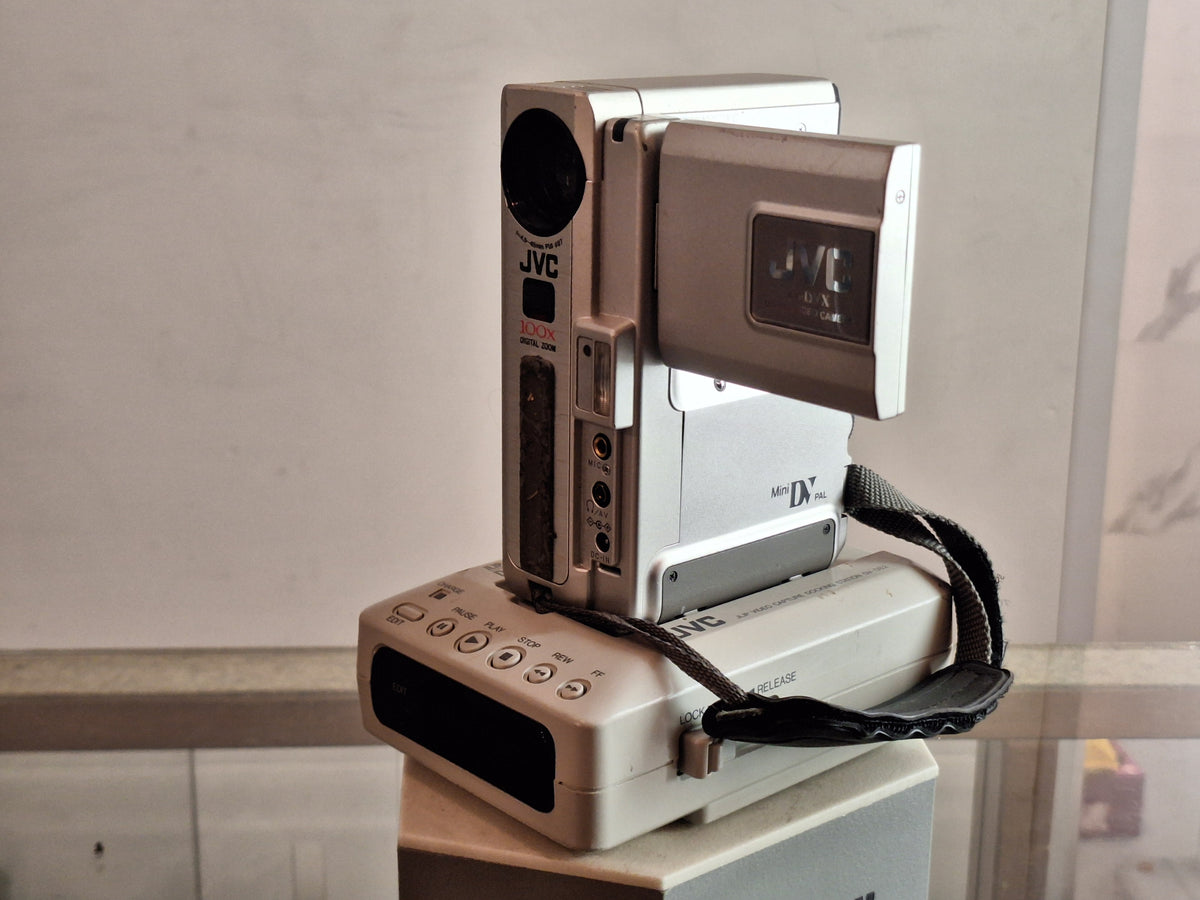 JVC GR-DVXE MiniDV videocameraset – productfoto