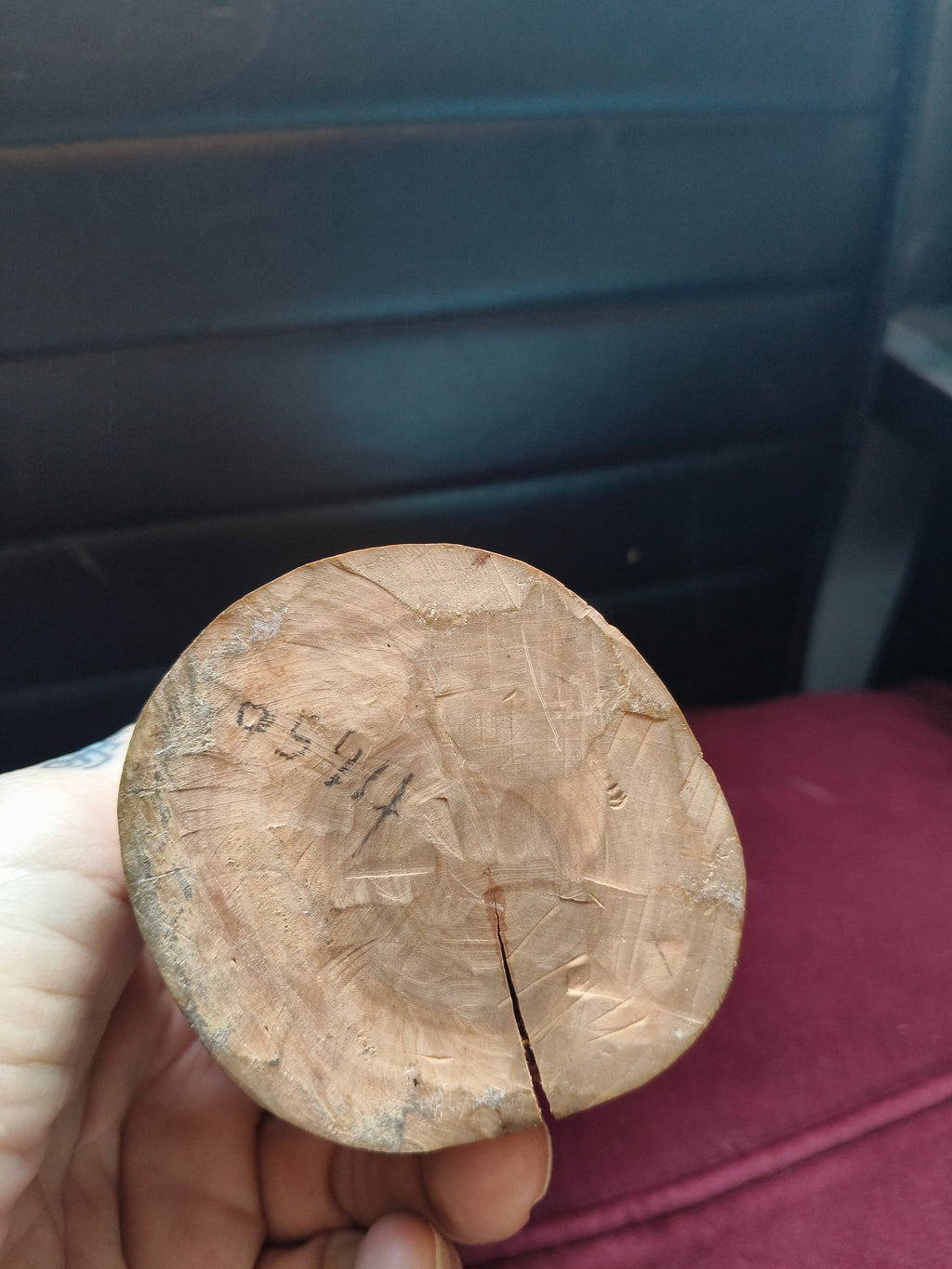 Handgesneden Aziatisch houten beeld van 20 cm – aanvullende productfoto 3
