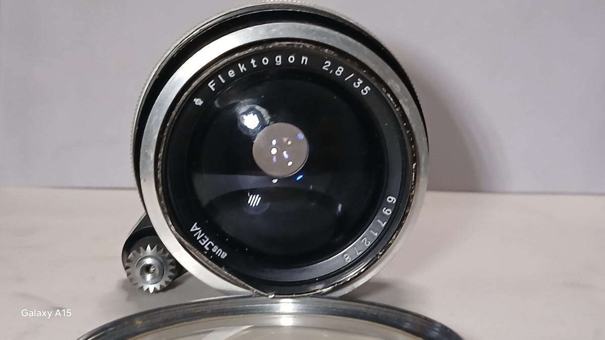 Carl Zeiss Jena Flektogon 35mm f/2.8 groothoeklens met Exakta-vatting