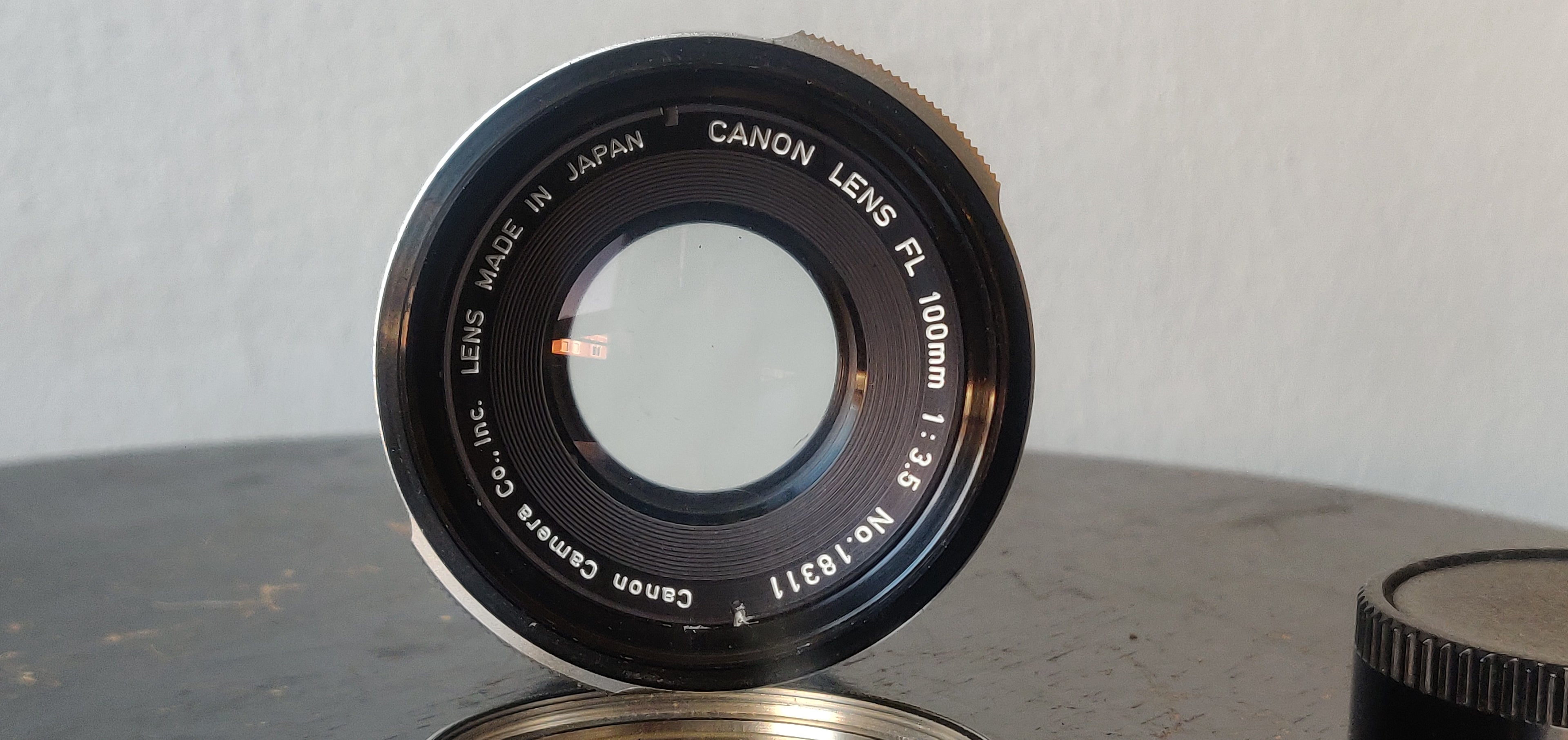 Canon FL 100mm 3.5/100mm lens – vintage analoge camera bij De Majum Rotterdam