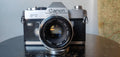 Canon FT QL 35mm Spiegelreflexcamera met Canon FL 1.8/50mm Lens – vintage analoge camera bij De Majum Rotterdam