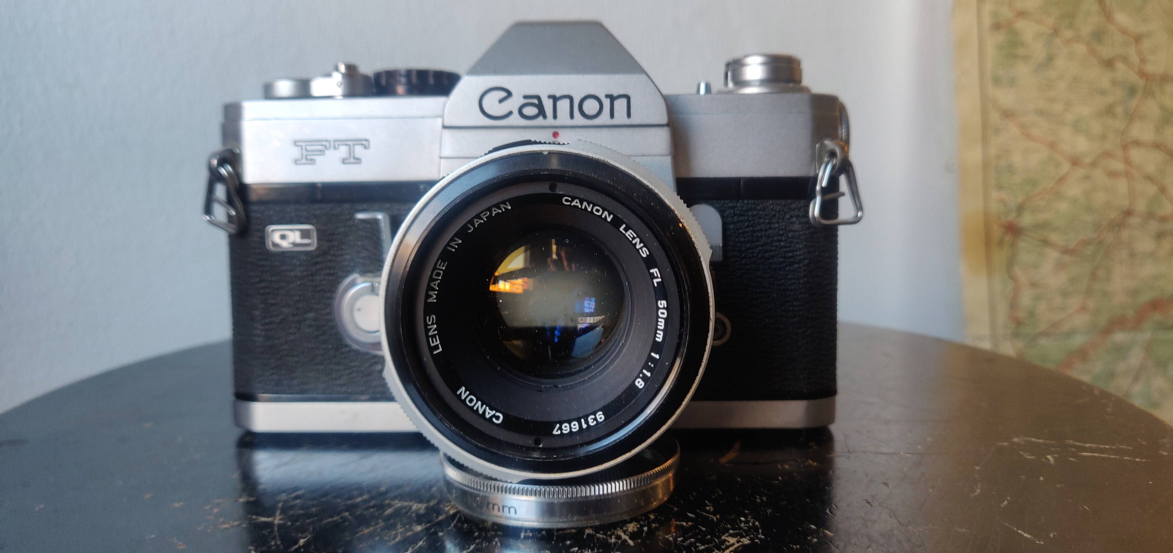 Canon FT QL 35mm Spiegelreflexcamera met Canon FL 1.8/50mm Lens – vintage analoge camera bij De Majum Rotterdam