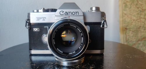 Canon FT QL 35mm Spiegelreflexcamera met Canon FL 1.8/50mm Lens – vintage analoge camera bij De Majum Rotterdam