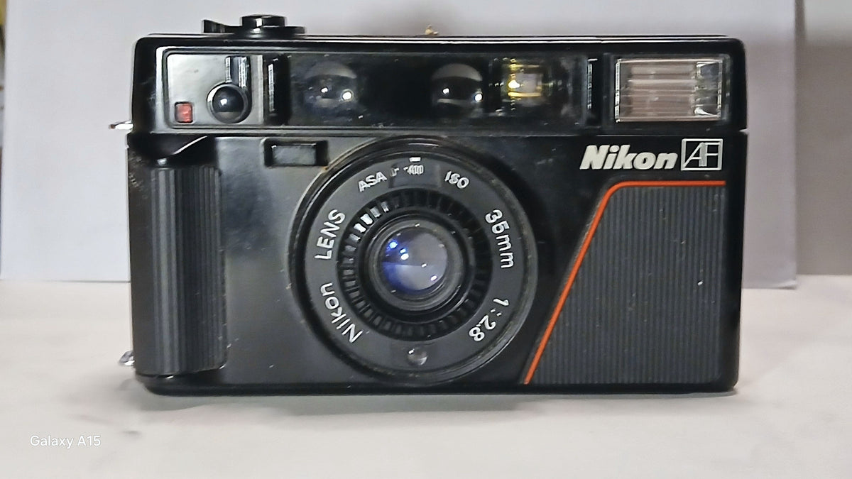 Nikon L35AF ASA 400 – Analoge Compactcamera met 35mm f/2.8 Lens – foto 1