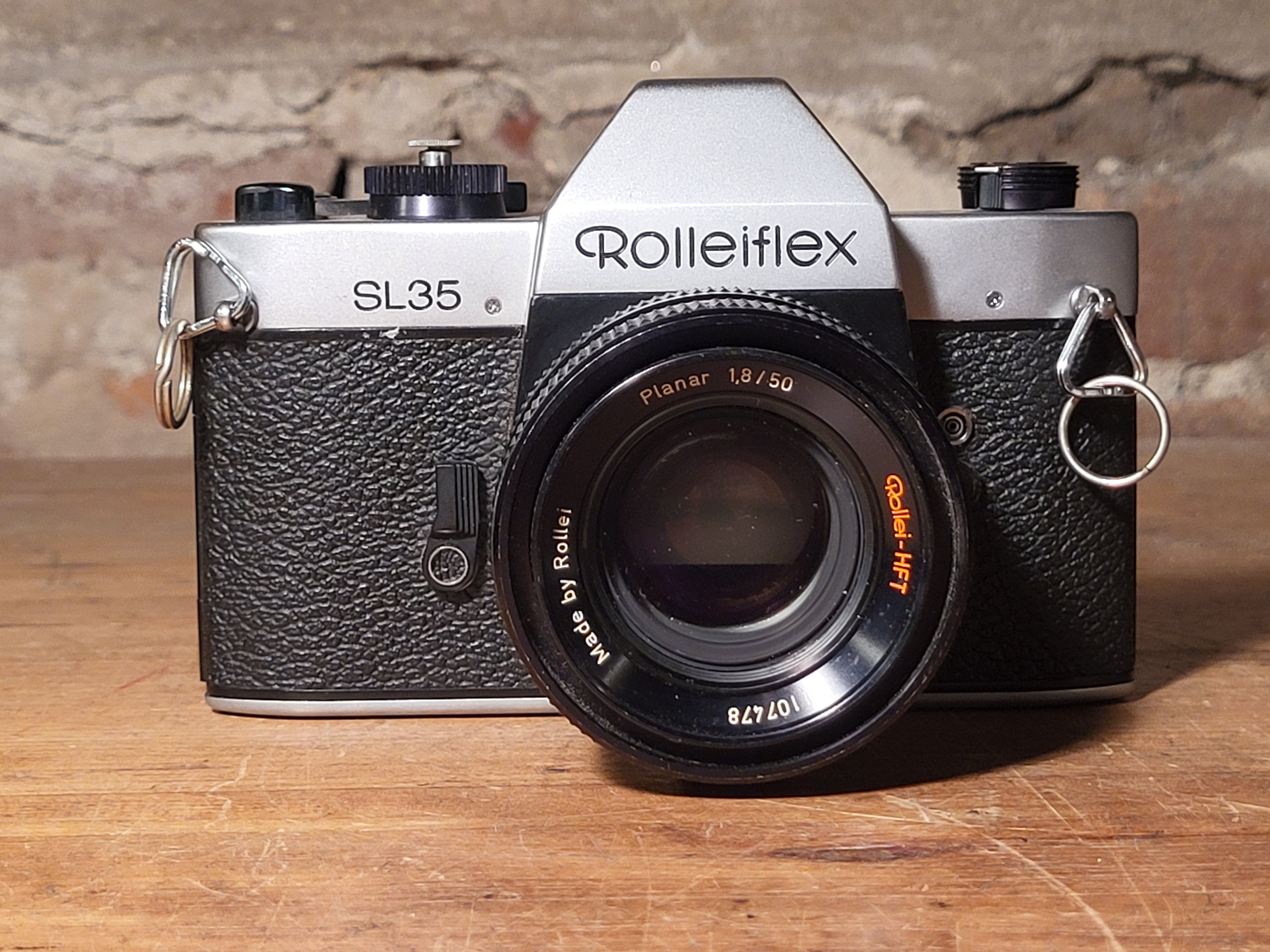 Rolleiflex SL35 met Rollei HFT Planar 50mm f/1.8 – vintage analoge camera bij De Majum Rotterdam