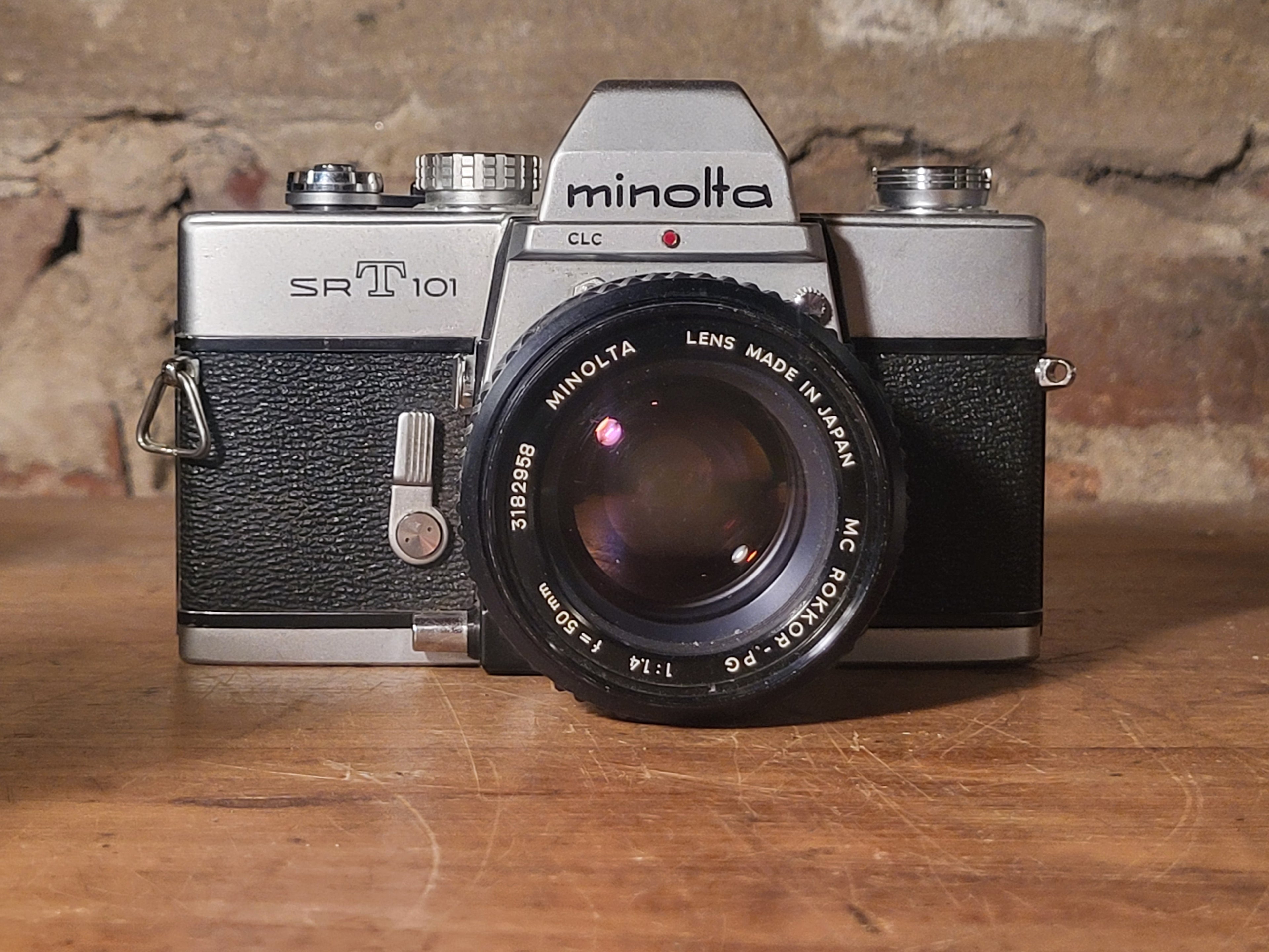 Minolta SRT 101 + MC Rokkor-PG 50mm f/1.4 – vintage analoge camera bij De Majum Rotterdam