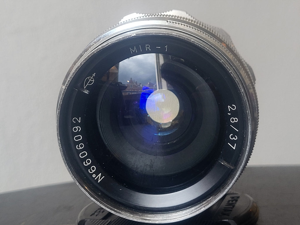 Zenit-3M 35mm SLR Camera met MIR-1 Grand Prix Brussels 2.8/37mm lens – M39 vatting