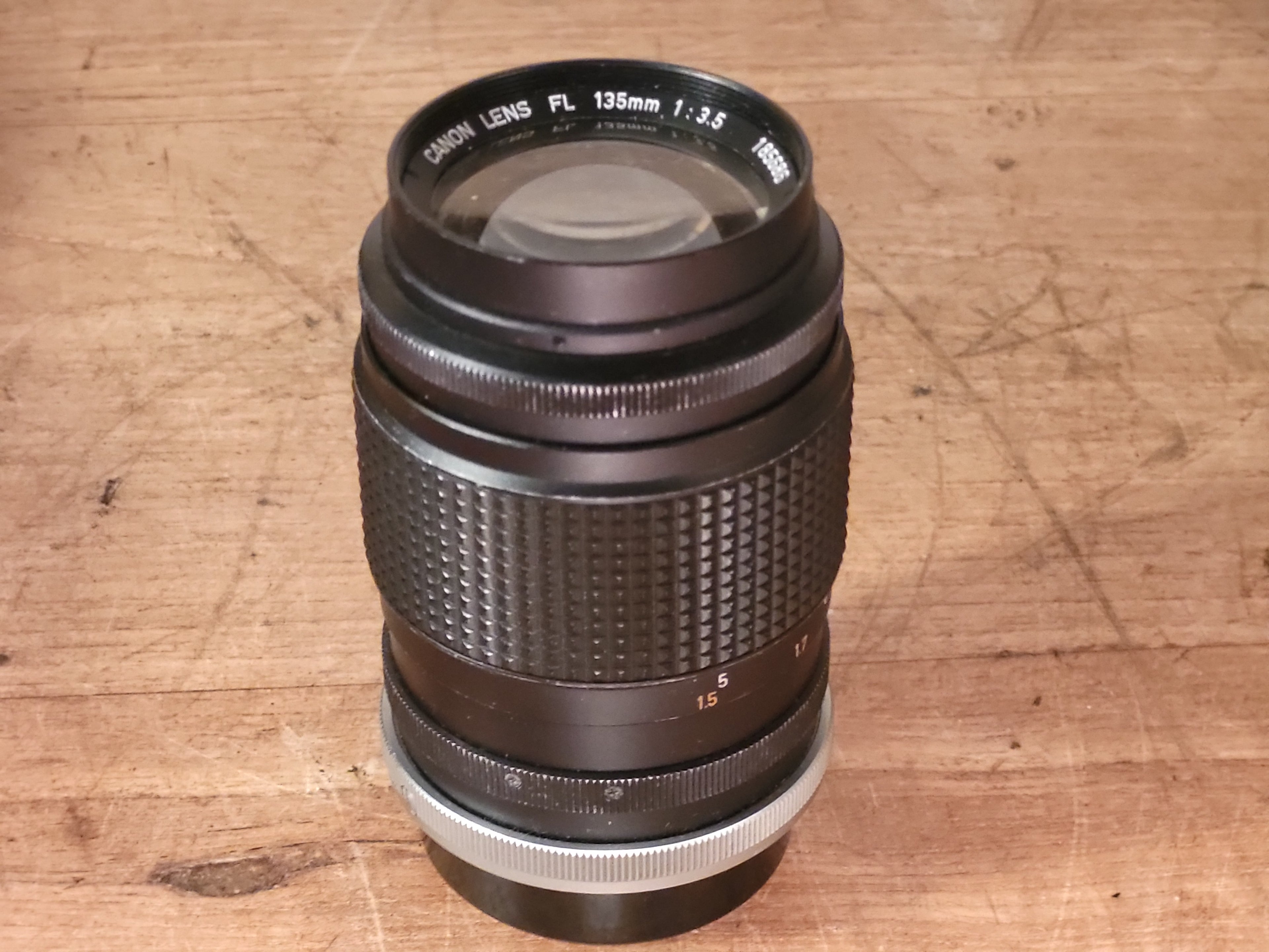 Canon FL 135mm Telelens voor Canon FL/FD Mount – vintage analoge camera bij De Majum Rotterdam
