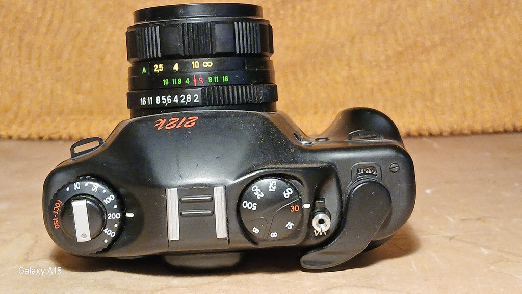 Zenit 212K 35mm SLR + MC Helios-44K-4 58mm f/2 – foto 3