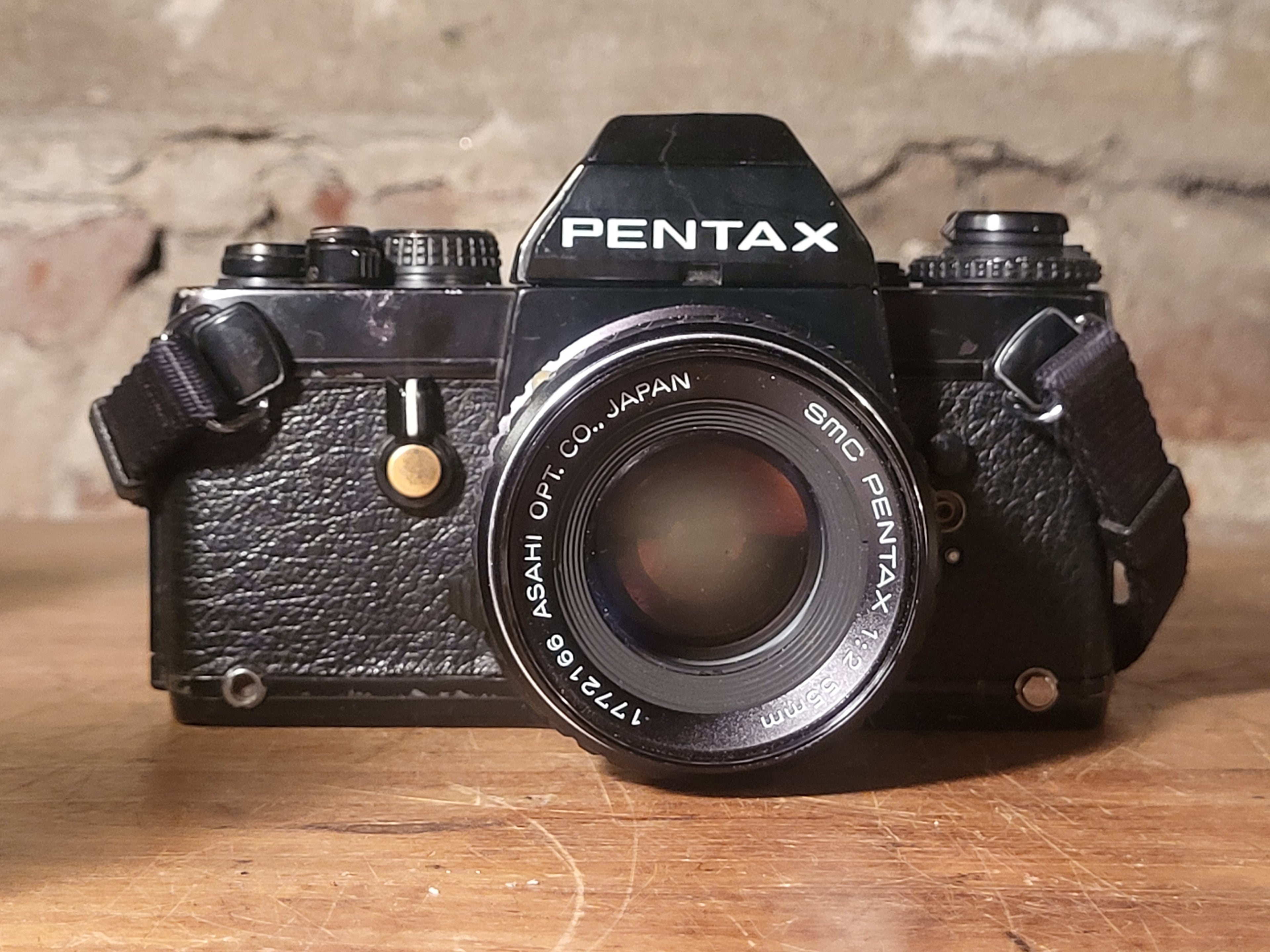 Pentax LX met SMC Pentax f2.0 lens – vintage analoge camera bij De Majum Rotterdam