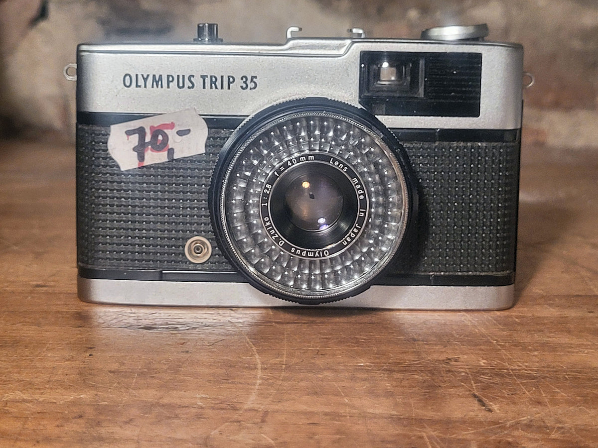 Olympus Trip 35 compactcamera – vintage analoge camera bij De Majum Rotterdam
