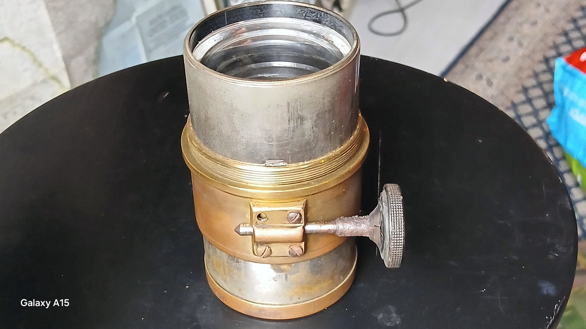 Antieke messing projectielens voor toverlantaarn, ca. 1900 – foto 1 van 5