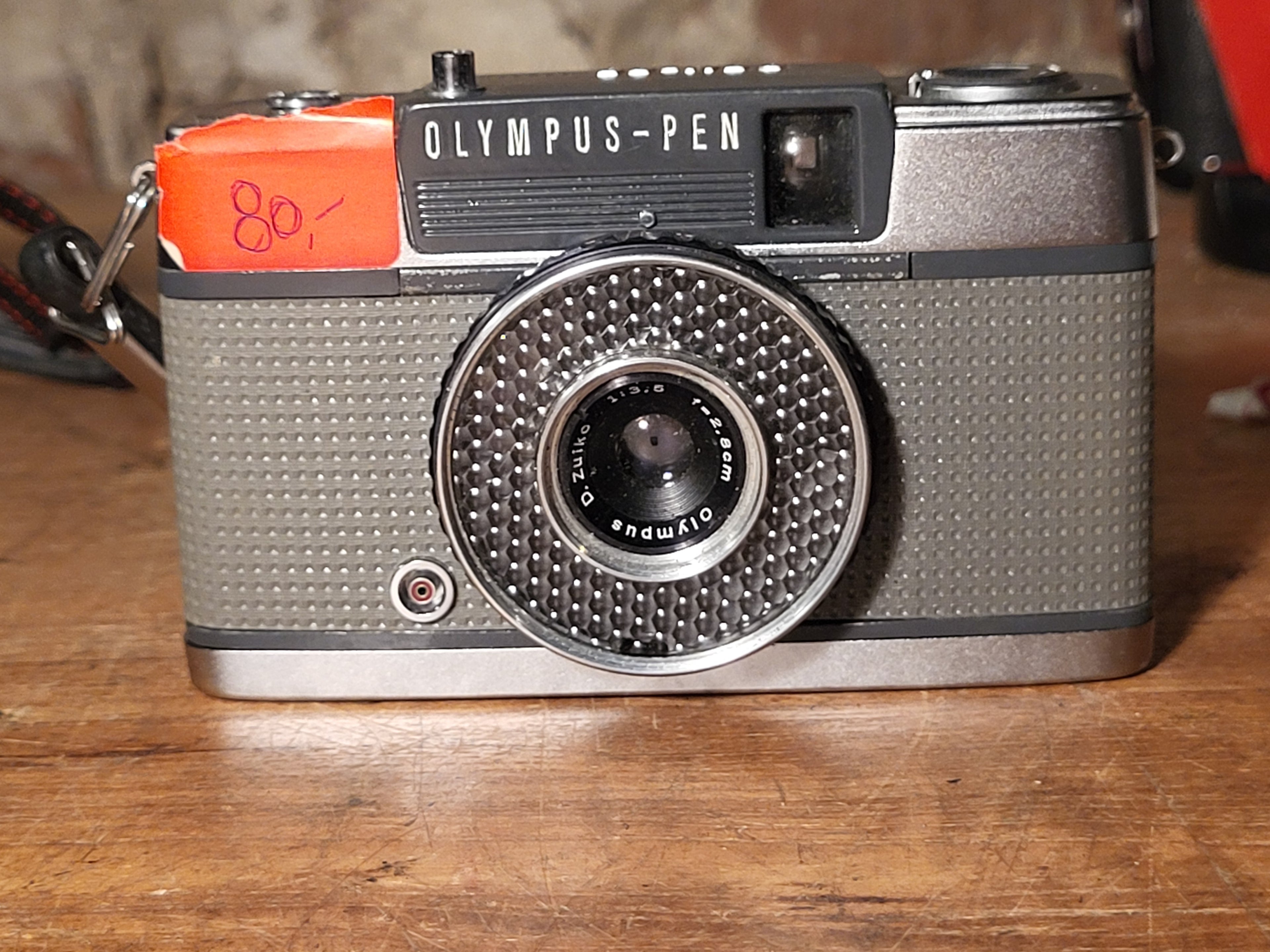 Olympus Pen EE Half Frame 35mm Camera met D.Zuiko 28mm f/3.5 – vintage analoge camera bij De Majum Rotterdam