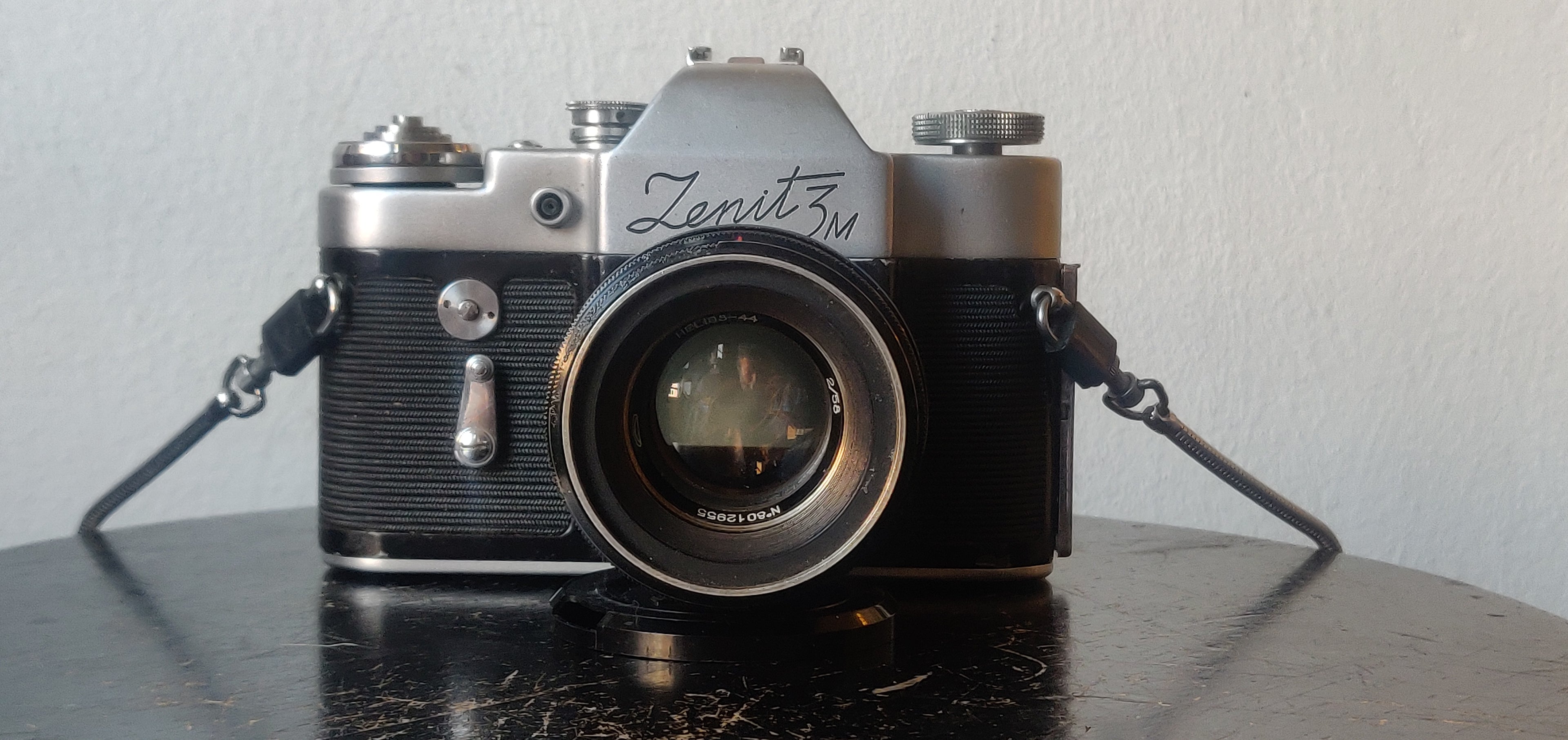 Zenit 3M 35mm Analoge SLR Camera met Helios-44 2/58mm Lens – M39 Vatting – vintage analoge camera bij De Majum Rotterdam