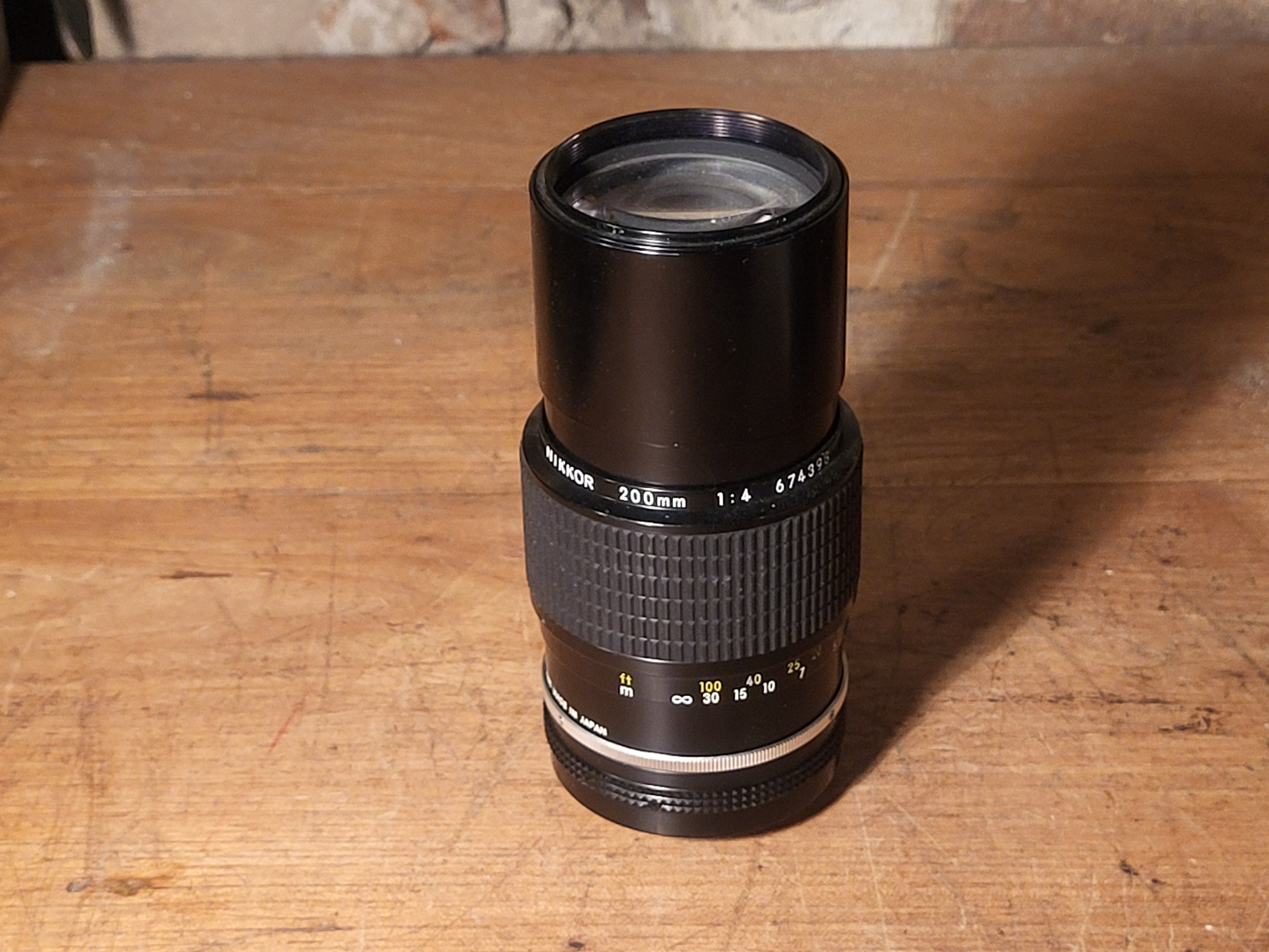 Nikon Nikkor 200mm f/4 Manual Focus Telelens voor Nikon F – vintage analoge camera bij De Majum Rotterdam