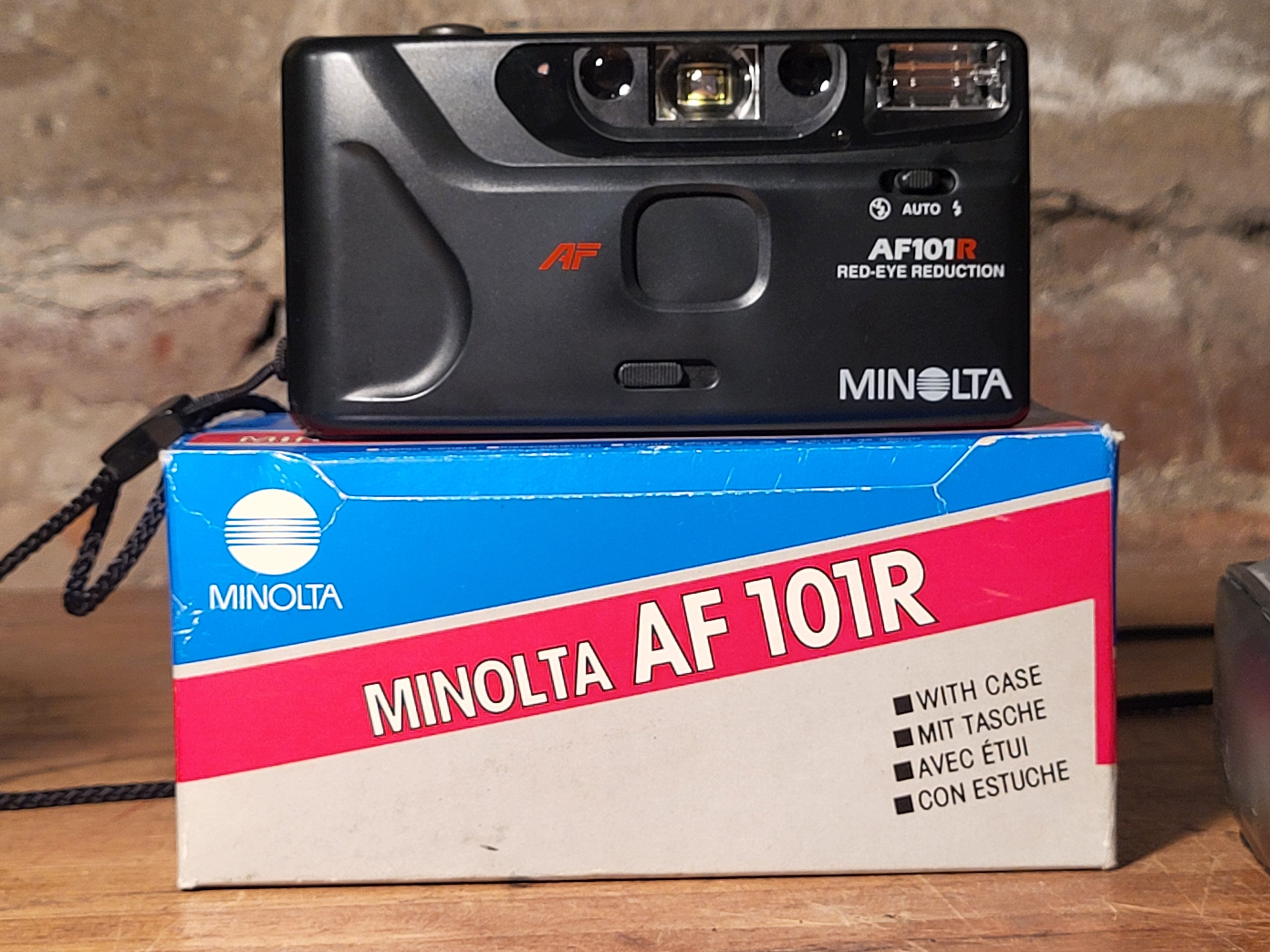 Minolta AF101R Red-Eye Reduction 35mm compactcamera met doos – vintage analoge camera bij De Majum Rotterdam