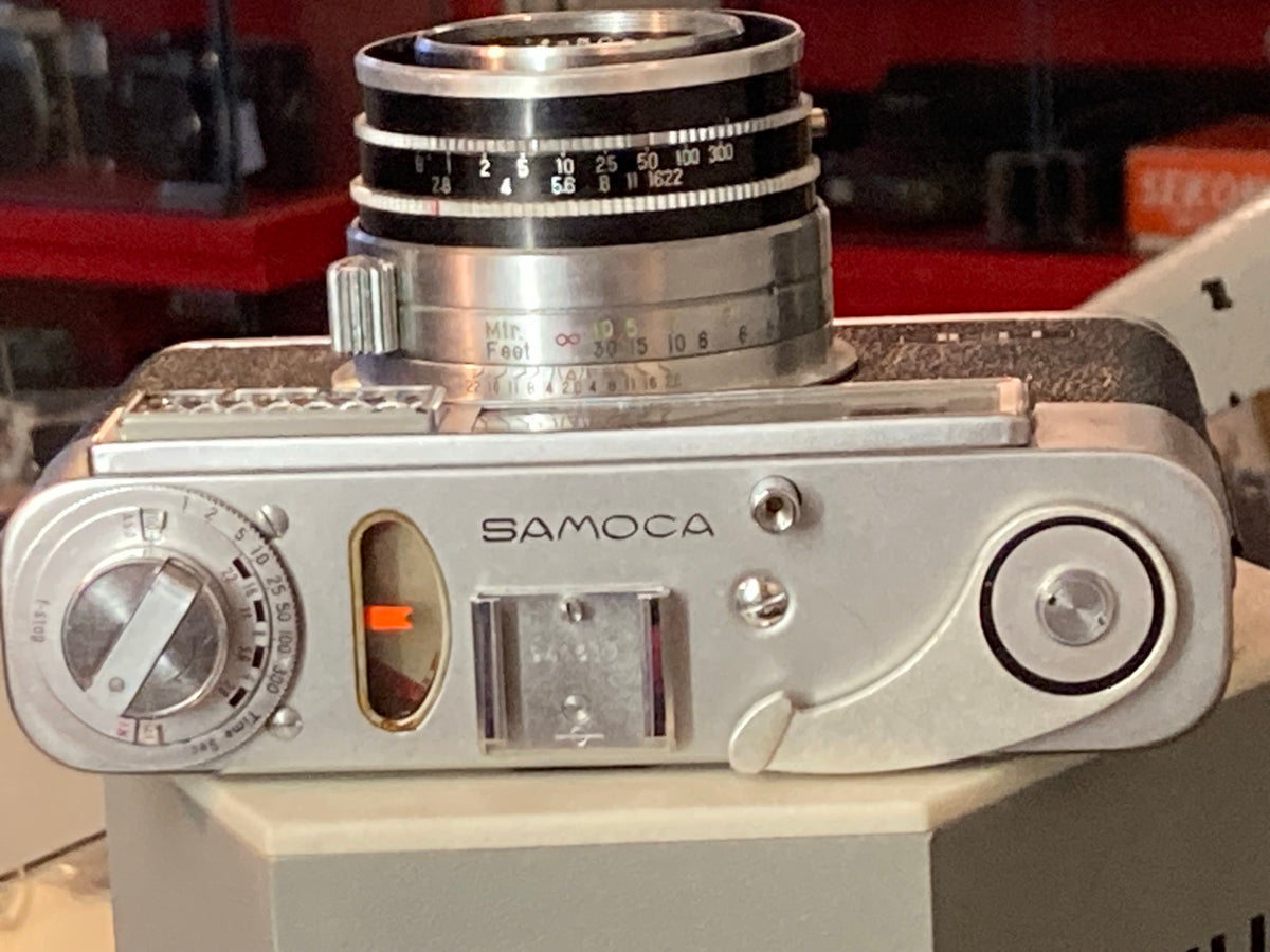 Samocar 50 mm f/2.8 lens en bediening van de Samoca LE-II