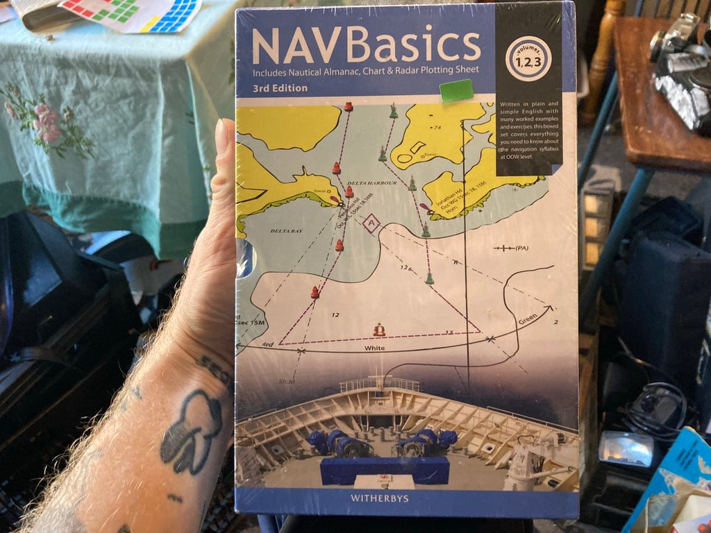 Voorzijde van de Witherby NAVBasics 3rd Edition, complete set