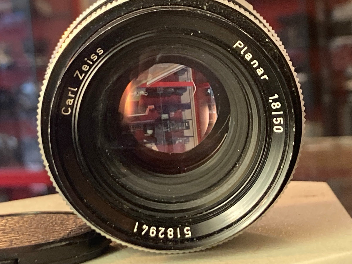Vooraanzicht lensglas Carl Zeiss Planar 50mm